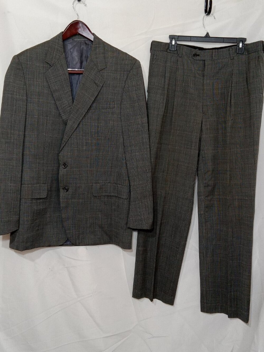 Vintage 80s Hickey Freeman Boardroom Suit 44L 36x30 Gray Windowpane Wool